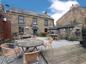 Photo 17- click for photo gallery